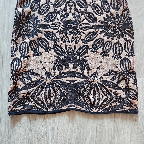 NWT Anthropologie Mock-Neck Cap-Sleeve Slim Knit Mini Dress M Brown $198 - Picture 3 of 11